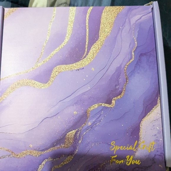 Purple Bath Soak & Bubbles Collection Gift Set NIB - Picture 2 of 5